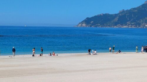 Salerno, Guardia di Finanza e Arpac indagano sulla sabbia di Universo Beach. Il Codacons: “Spiaggia da chiudere”