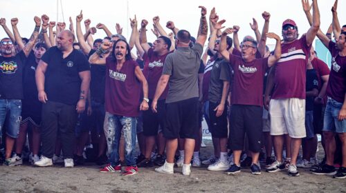 Salernitana, festa granata nel segno di Ricchetti tra cori ultras e lacrime Salernitana, festa granata nel segno di Ricchetti tra cori ultras e lacrime