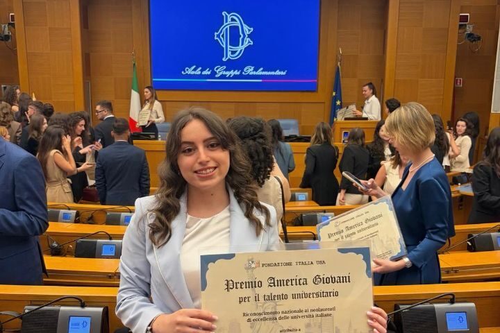 Mercato San Severino, Maria Pia Lamberti ritira il “Premio America Giovani”