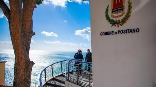Positano, nuovo blitz dei carabinieri in Comune: acquisiti ulteriori atti Positano, nuovo blitz dei carabinieri in Comune: acquisiti ulteriori atti