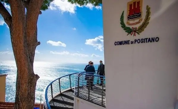 Positano, nuovo blitz dei carabinieri in Comune: acquisiti ulteriori atti