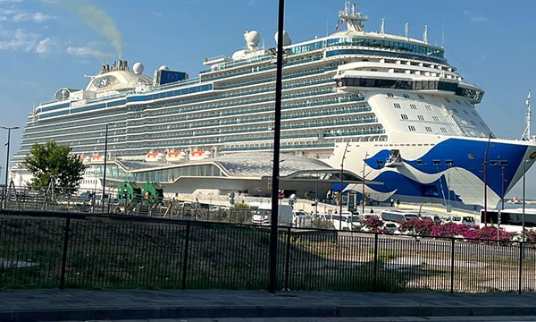 Salerno, è tornata la Enchanted Princess con oltre 3600 passeggeri