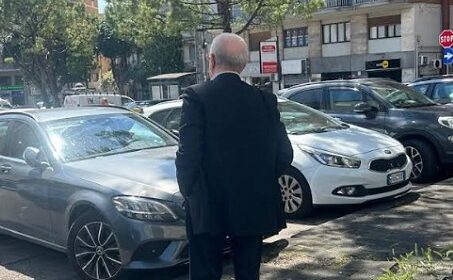 Salerno, De Luca contro abusivi e degrado: sopralluoghi e controlli in città Salerno, De Luca contro abusivi e degrado: sopralluoghi e controlli in città