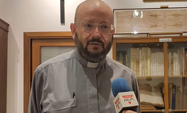 Salerno, raccolta firma per don Francesco Quaranta