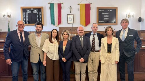 Il sindaco di Cava de’ Tirreni Raffaele Giordano presenta la sua giunta Il sindaco di Cava de’ Tirreni Raffaele Giordano presenta la sua giunta