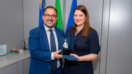 Turismo, la Regione Campania incontra la Ministra del Commercio e dell’Industria e del Turismo della Norvegia: confronto su governance, flussi turistici e promozione dei territori Turismo, la Regione Campania incontra la Ministra del Commercio e dell’Industria e del Turismo della Norvegia: confronto su governance, flussi turistici e promozione dei territori