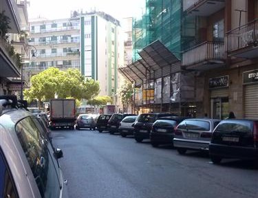 Salerno, area pedonale di via Sichelmanno a Pastena solo su carta. “Urge ZtL. Situazione non più tollerabile”