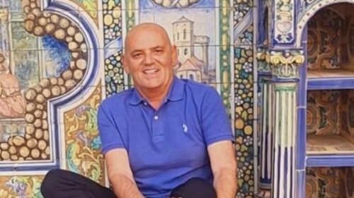 È morto Stefano Addeo, il professore autore del post contro la figlia di Meloni