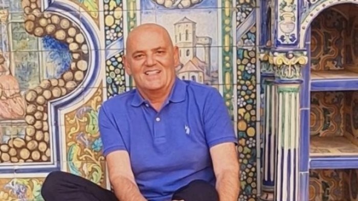 È morto Stefano Addeo, il professore autore del post contro la figlia di Meloni