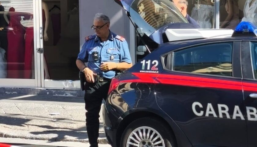 Scafati, furto in una boutique sul Corso Nazionale: abiti da cerimonia rubati nella notte. Rabbia dei commercianti