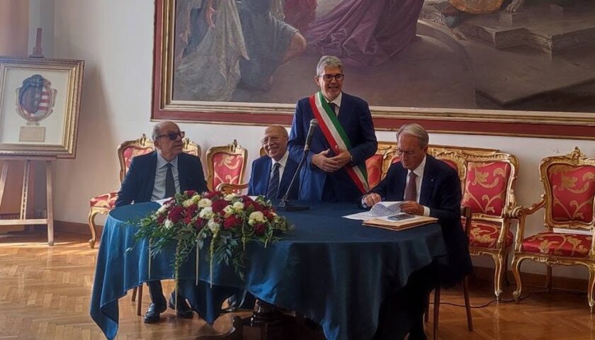 Cava de’ Tirreni, intitolazione del Salone di Rappresentanza del Palazzo di Città a Federico De Filippis