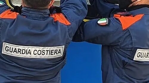 Cetara, stop al ripascimento della spiaggia: maxi sequestro della Guardia Costiera Cetara, stop al ripascimento della spiaggia: maxi sequestro della Guardia Costiera