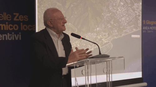 Salerno, De Luca: ho indicato agli imprenditori il sogno di una città europea con propria vocazione turistica Salerno, De Luca: ho indicato agli imprenditori il sogno di una città europea con propria vocazione turistica