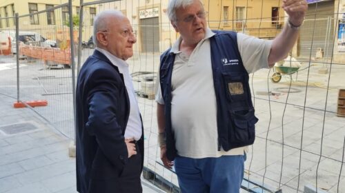 Salerno, sopralluogo di De Luca per i lavori in via Fieravecchia Salerno, sopralluogo di De Luca per i lavori in via Fieravecchia
