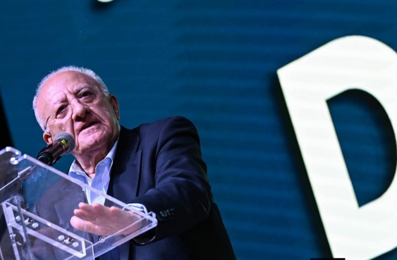 Salerno, De Luca proclamato sindaco: neo primo cittadino, ora cerimonia per 32 consiglieri comunali eletti