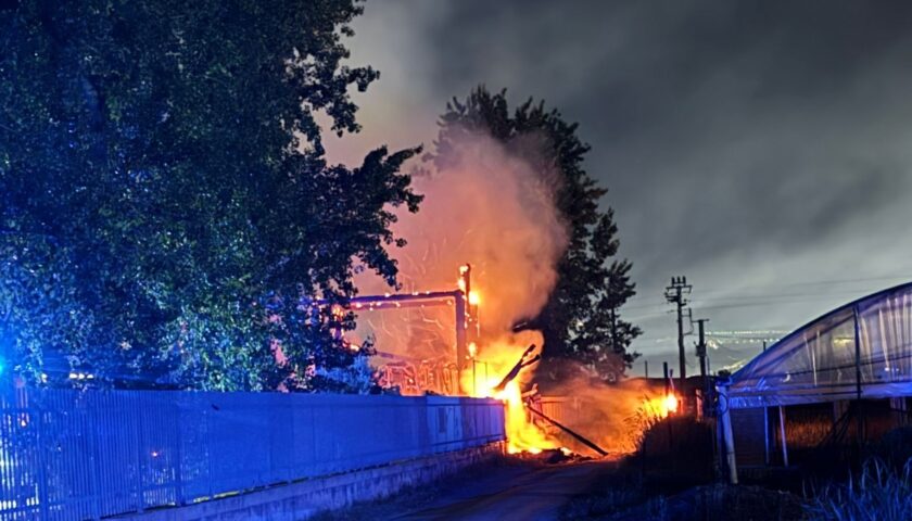 Incendio divora il Parco archeologico Longola nella Valle del Sarno