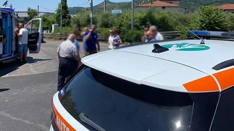 Fisciano, impatto tra auto e moto in via Consortile: ferito un centauro Fisciano, impatto tra auto e moto in via Consortile: ferito un centauro