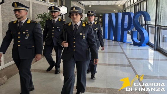 Reddito di cittadinanza, scoperti 3.300 furbetti: centinaia anche in Campania