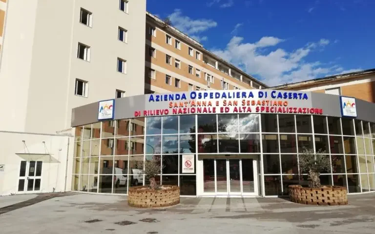 Auro si schianta contro un camion, grave bimbo di 3  anni di Nocera Inferiore
