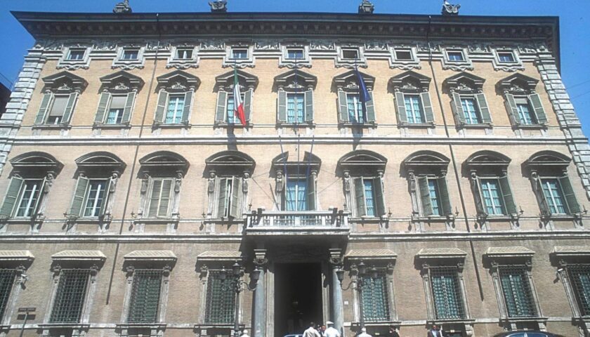 “Violenza sessuale in ufficio al Senato”: denunciato parlamentare di Forza Italia