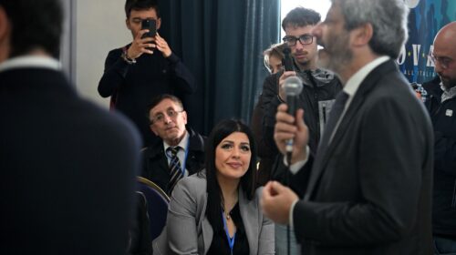 Sanità, Bilotti (M5S): “Bene la linea di Fico su obiettivi direttori generali” Sanità, Bilotti (M5S): “Bene la linea di Fico su obiettivi direttori generali”