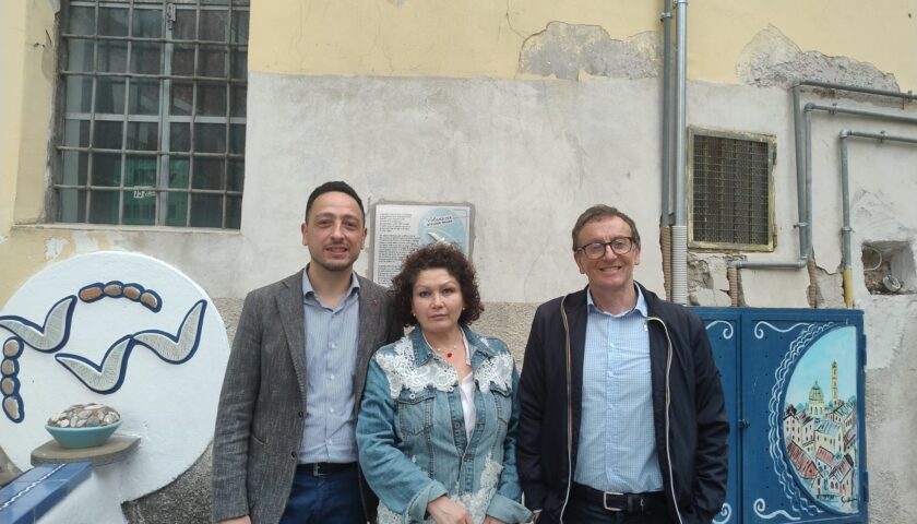 Balneazione vietata a Vietri sul Mare, l’opposizione denuncia: “Gestione inesistente del mare”