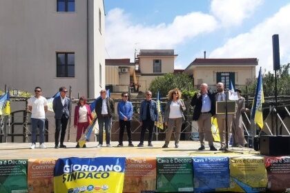 Prima Cava: “Al fianco del Sindaco Giordano con lealtà, coerenza e una forte filiera al servizio della città” Prima Cava: “Al fianco del Sindaco Giordano con lealtà, coerenza e una forte filiera al servizio della città”