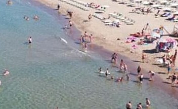 Battipaglia,  divieto di balneazione a Spineta Nuova