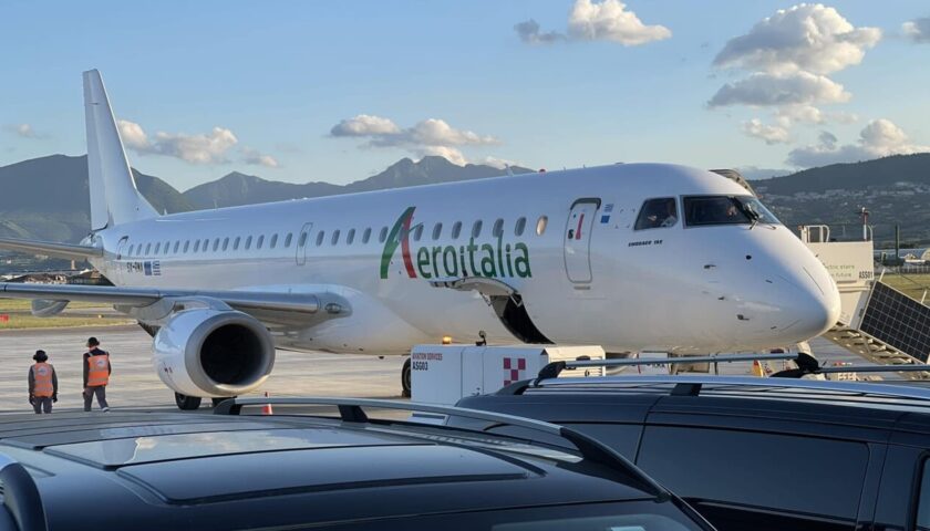 Volo Aeroitalia per Salerno rientra a Malpensa dopo un problema al motore