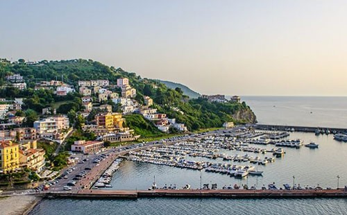 Agropoli, controlli della Polizia Municipale sulla movida: 16 attività sanzionate