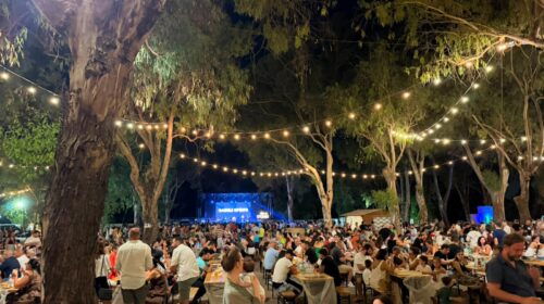 Successo alla festa del bosco WoodFest 2026 a Pontecagnano, in 150mila per assaggiare i piatti tipici campani Successo alla festa del bosco WoodFest 2026 a Pontecagnano, in 150mila per assaggiare i piatti tipici campani