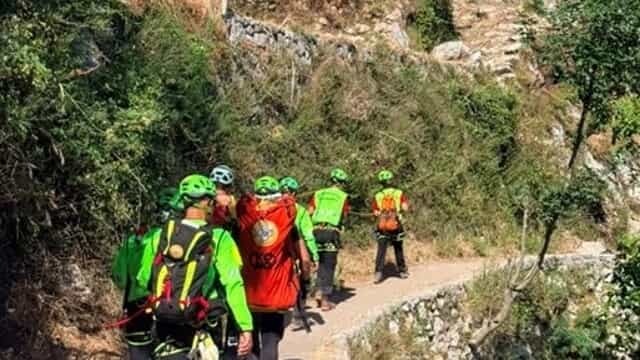 Sentiero degli Dei, donna scivola e si infortuna alla caviglia: soccorsa