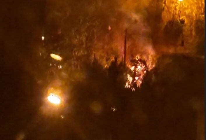 Eboli, incendio vicino al castello Colonna: paura per i detenuti dell’Icatt