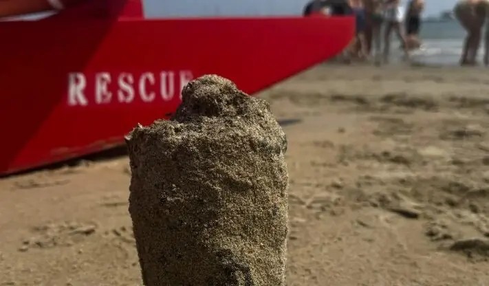 Salerno, ritrovato ordigno sulla spiaggia del Mercatello