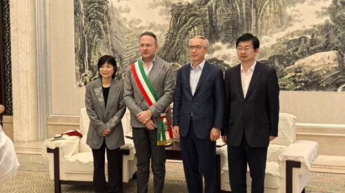 Morra (Anci Campania): “Le città campane motore dell’internazionalizzazione, dalla Cina opportunità per il nostro manifatturiero” Morra (Anci Campania): “Le città campane motore dell’internazionalizzazione, dalla Cina opportunità per il nostro manifatturiero”