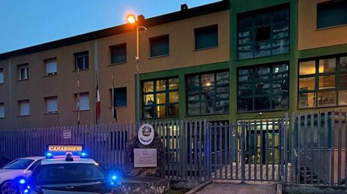 Polla, incendiato bar-tabacchi di area di servizio: c’è un fermo, caccia al complice Polla, incendiato bar-tabacchi di area di servizio: c’è un fermo, caccia al complice