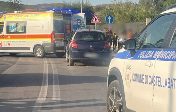 Castellabate, scontro tra 3 veicoli: feriti lievi