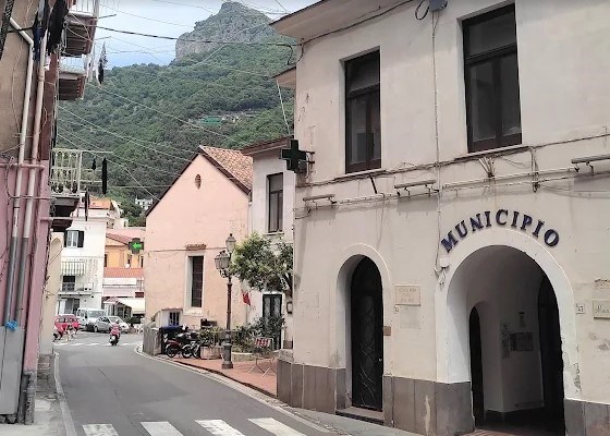 Inchiesta Cetara, i sindaci della Costiera a difesa di Della Monica