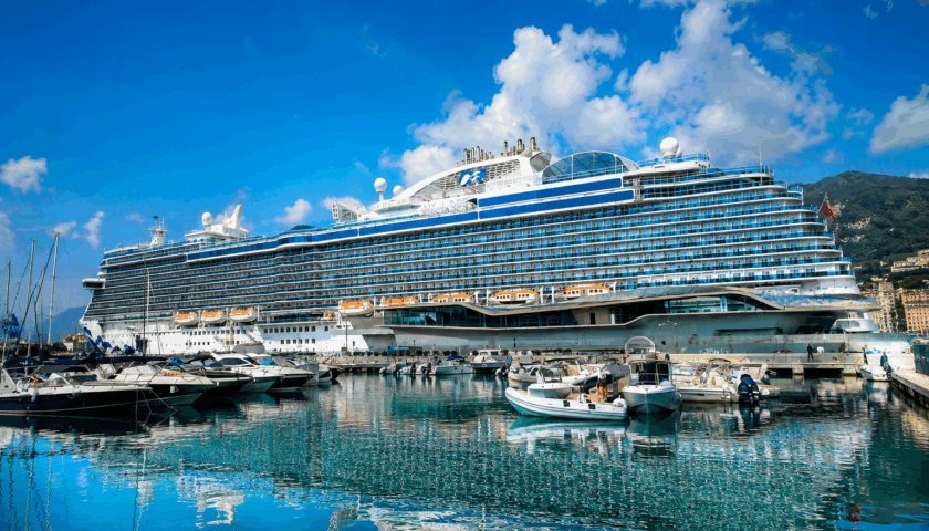 Enchanted Princess a Salerno: dentro una nave da crociera da 4.000 ospiti