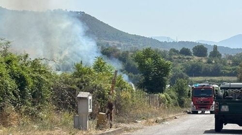 Salerno, incendio nella zona industriale di Fuorni: vigili del fuoco evitano il peggio Salerno, incendio nella zona industriale di Fuorni: vigili del fuoco evitano il peggio