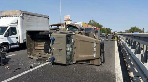 Automezzo dei vigili del fuoco si ribalta sulla 268 in direzione Angri: due vigili del fuoco gravemente feriti Automezzo dei vigili del fuoco si ribalta sulla 268 in direzione Angri: due vigili del fuoco gravemente feriti