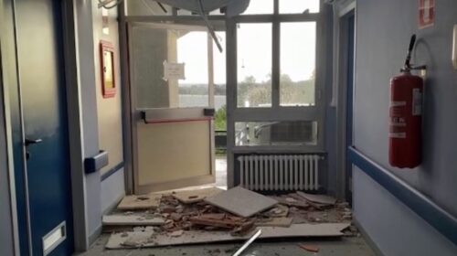 Ospedale Battipaglia, cede parte del soffitto a Medicina Generale