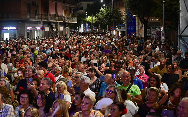 Salerno migliaia in strada per la Notte Bianca