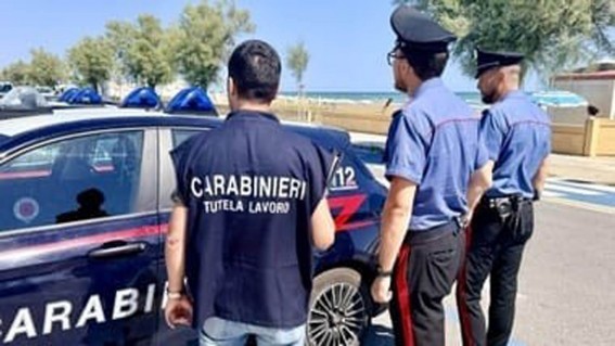 Capaccio Paestum, lavoro irregolare: multe salate, sospese due attività