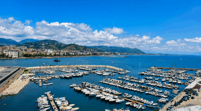 Panorama di Salerno visto dalla Enchanted Princess durante lo scalo nel porto