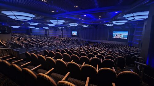 Princess Theater della Enchanted Princess durante la ship visit a Salerno