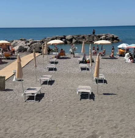 Salerno, Mazzeo: Spiaggia pubblica, attrezzata, dedicata alle persone con disabilità