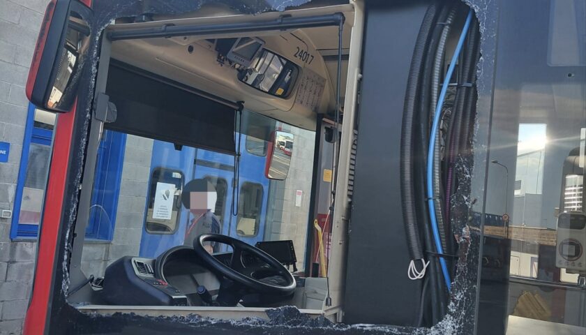 Autobus danneggiato, individuato il responsabile