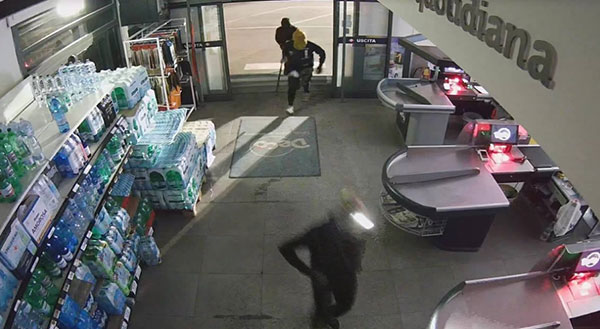 Battipaglia, furto al supermercato: “Stanchi ma non molliamo”