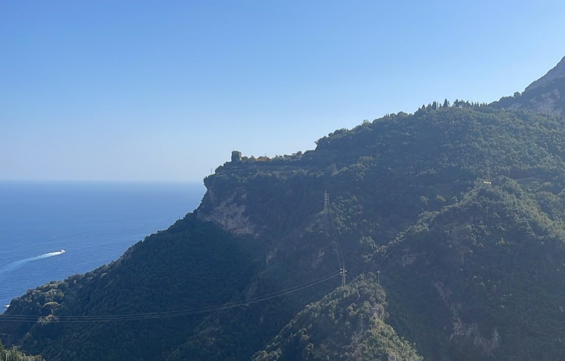 Turista inglese in difficoltà salvata da soccorso alpino in Amalfi